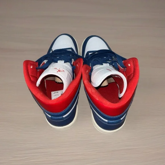 Wmns Jordans Size 10.5/Mens 9 Sneakers - French Blue, Red, and White - Picture 3 of 6